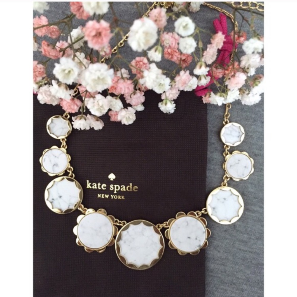 NWT Kate Spade White Punchy Petals Necklace